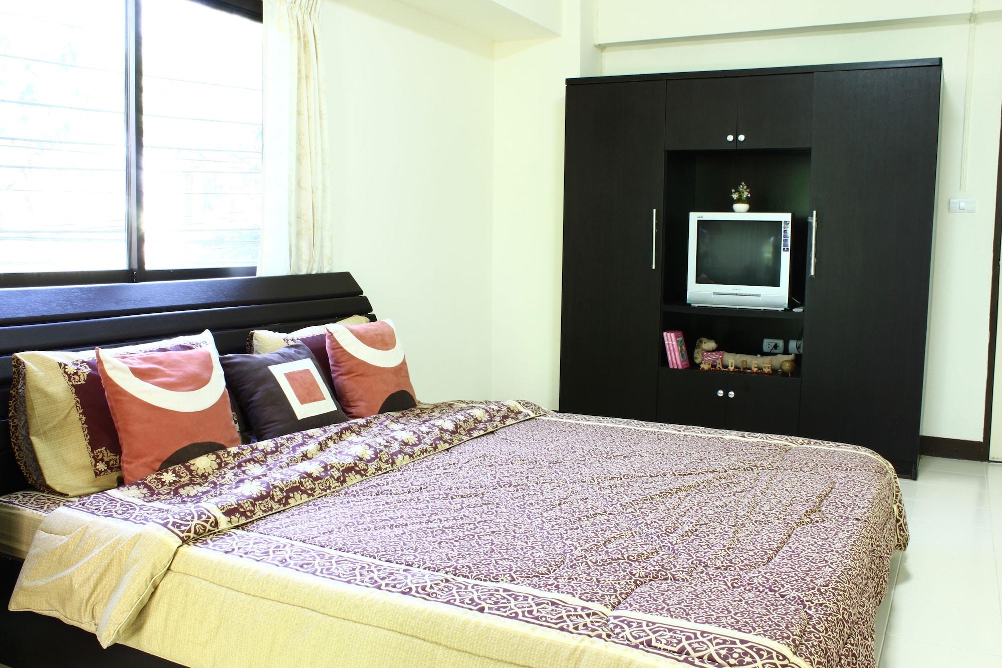 The European Place Bangkok Extérieur photo